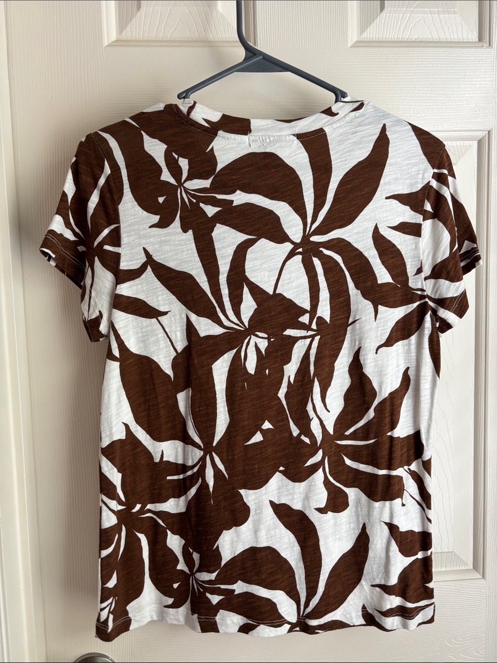 Sanctuary Brown and White Floral Short Sleeve Tee - Picture 2 of 2